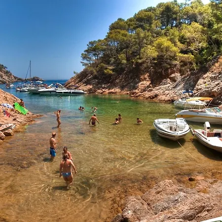 Apartment Nomad Haux In The Heart Of Tossa 2 *