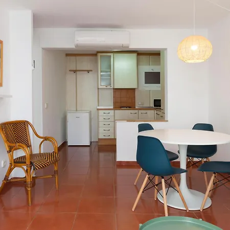 Apartment Nomad Haux In The Heart Of Tossa 2 *